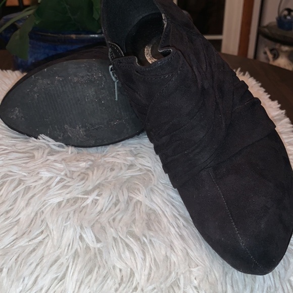 GUESS BLACK SUEDE STILETTO BOOTIE LADIES SIZE 6 1/2 - Picture 6 of 12